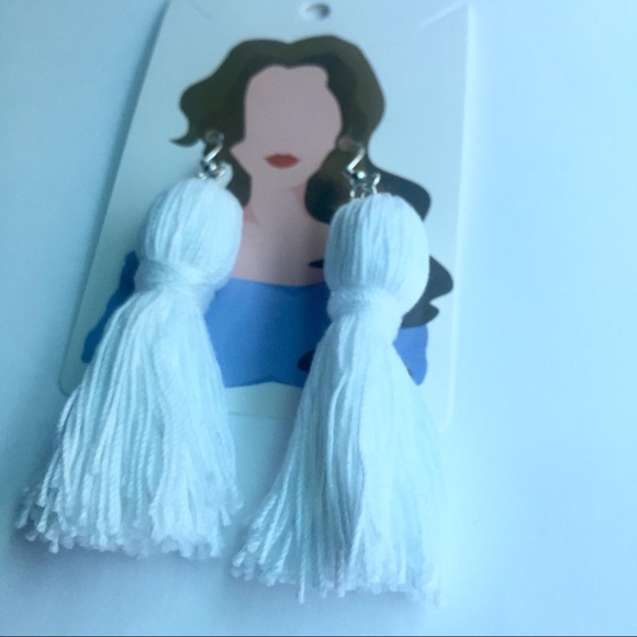 White tassel earrings - Picture 2 of 2